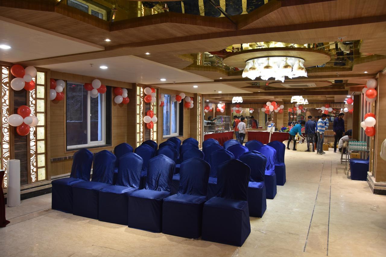 Costa Riviera Hotel Varanasi Exterior photo