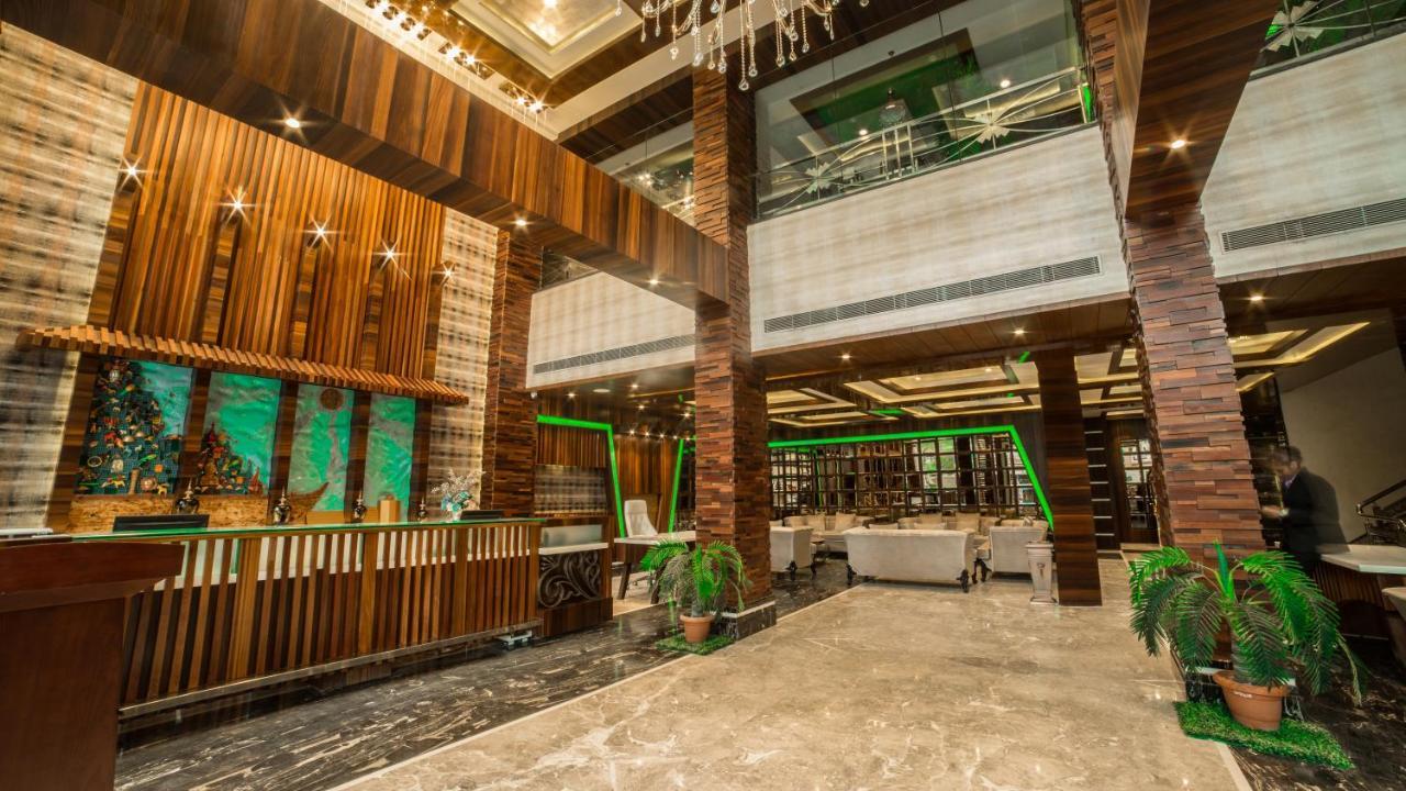 Costa Riviera Hotel Varanasi Exterior photo