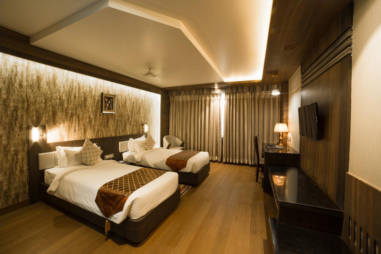 Costa Riviera Hotel Varanasi Exterior photo