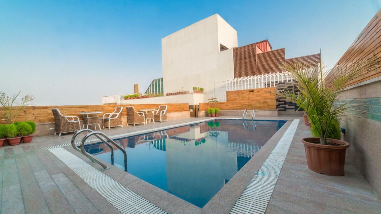 Costa Riviera Hotel Varanasi Exterior photo